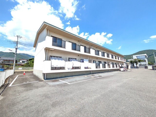 建物外観　☆鉄筋コンクリート造の２階建てオール電化マンション☆