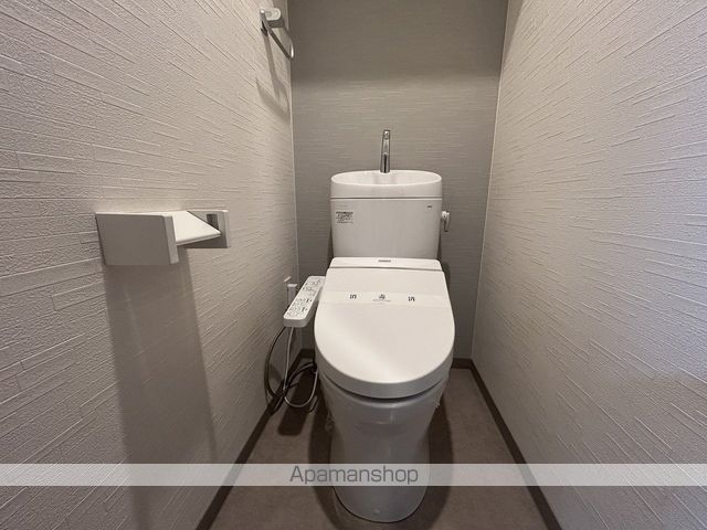 広島電鉄皆実線 南区役所前駅 徒歩5分 9階建 築7年のトイレ写真