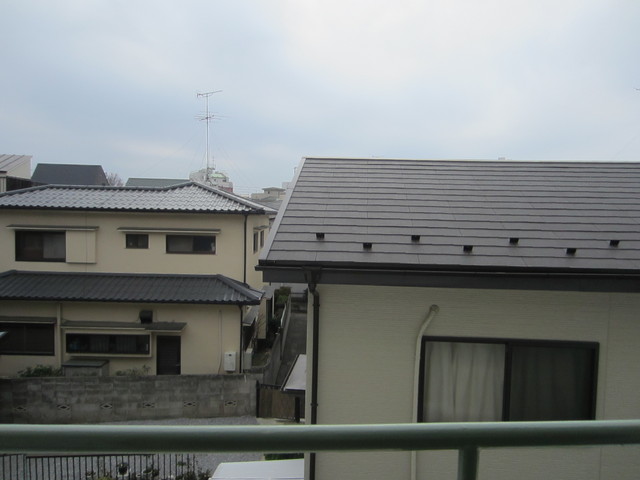 眺望　全面には2階建ての戸建なので開放的です