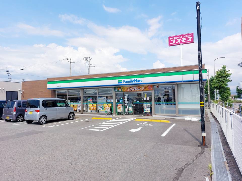 コンビニ　ファミリーマート東温野田店（コンビニ）まで393m