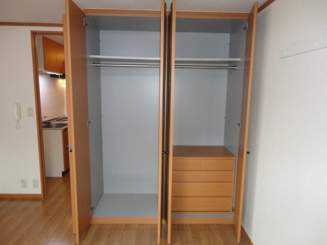 収納　クローゼット