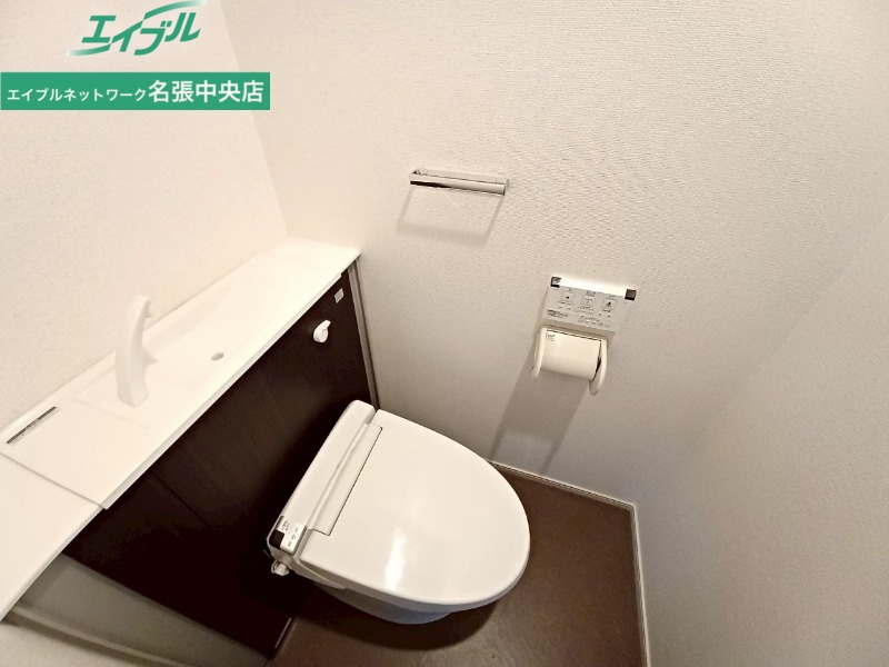 トイレ　同型参考写真