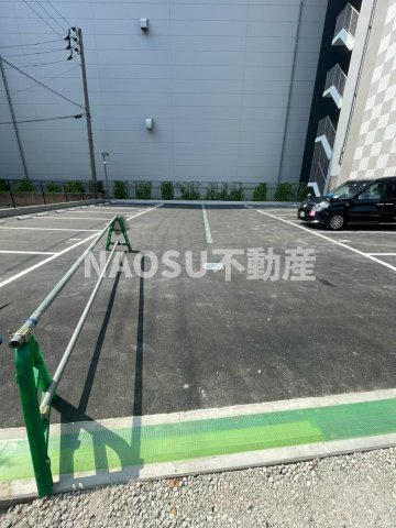 駐車場　駐車場に車を止められます