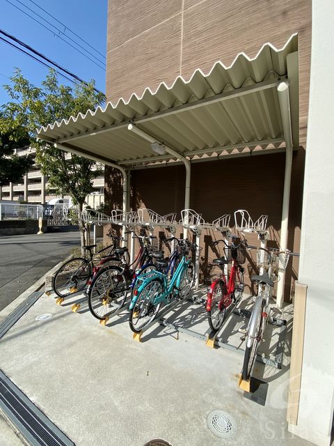 地下鉄御堂筋線 西田辺駅 徒歩8分 3階建 築11年の外観写真