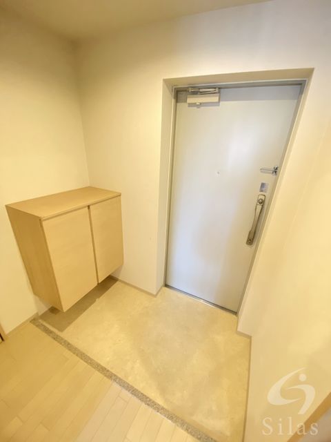 地下鉄御堂筋線 西田辺駅 徒歩8分 3階建 築11年の玄関写真