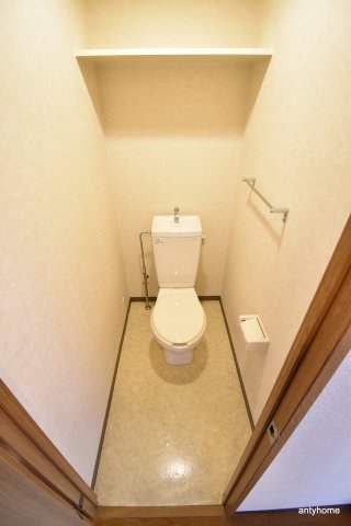 地下鉄御堂筋線 江坂駅 徒歩8分 7階建 築26年のトイレ写真