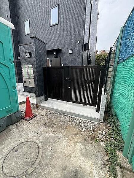 エントランス　マーレ西巣鴨　北区西ケ原４