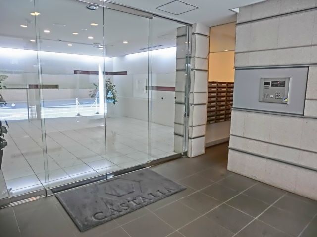 エントランス　★重厚感あふれるエントランス★