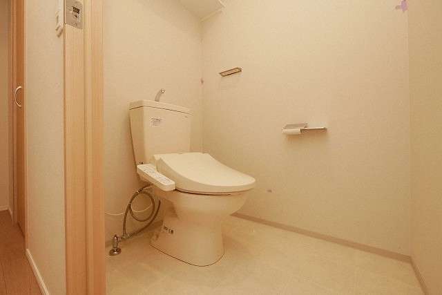 地下鉄谷町線 南森町駅 徒歩5分 12階建 築7年のトイレ写真