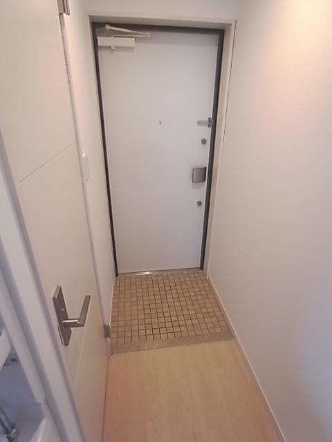 カーヨパレス二宮の玄関写真