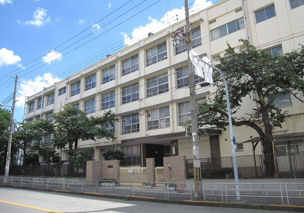 小学校　大阪市立小林小学校（小学校）まで109m