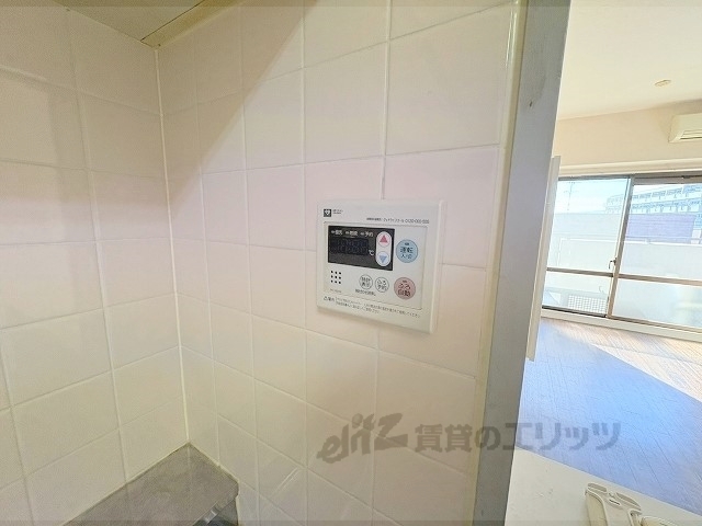 その他設備　給湯器リモコン