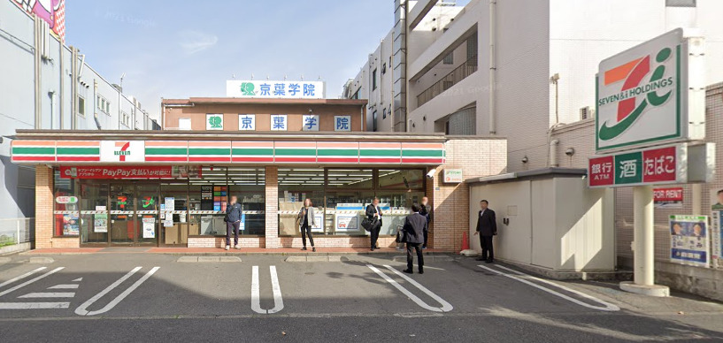 コンビニ　セブンイレブン 千葉稲毛海岸駅前店（コンビニ）まで1582m