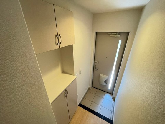 玄関　※別部屋の写真です