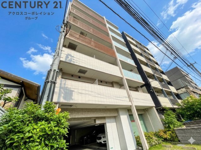 建物外観　エレベーター付きで重たい荷物も楽々♪