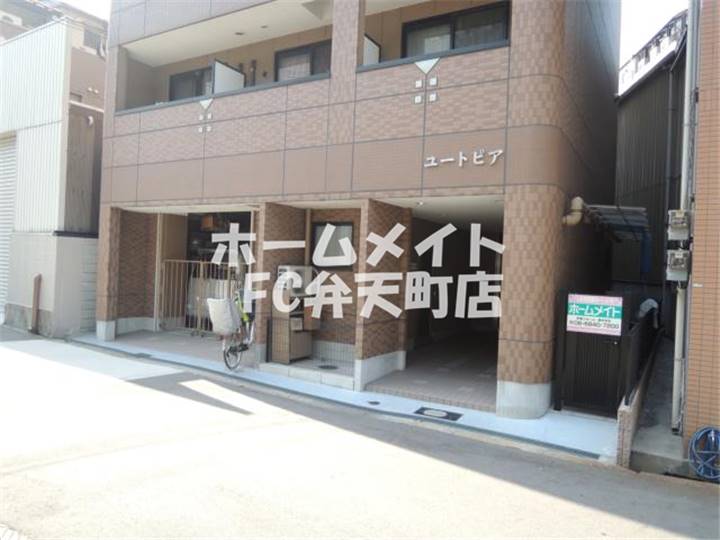 エントランス　ゆとりのあるエントランスです