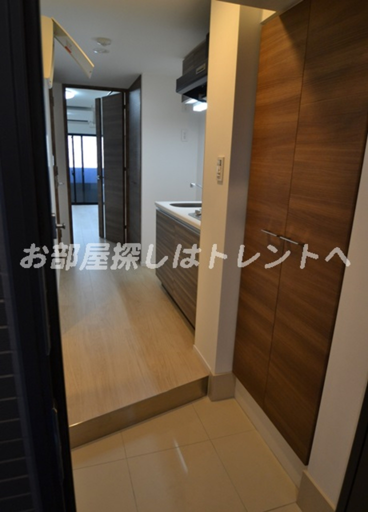 メイクスデザイン新宿の玄関写真