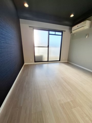 リッチライフ甲子園8の居間写真