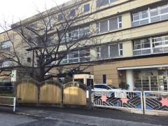 幼稚園・保育園　小松朝日保育所（幼稚園・保育園）まで183m
