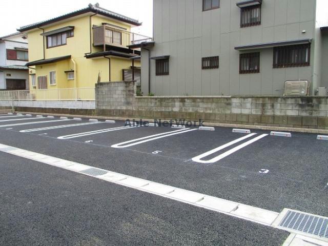 駐車場　駐車場