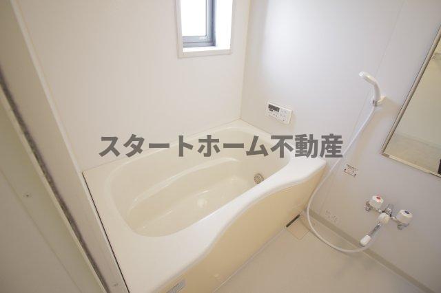 バス・シャワールーム　落ち着いた空間のお風呂です