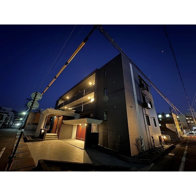 建物外観　夜間イメージ