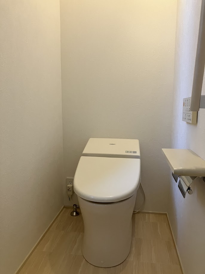 西宮市菊谷町貸家のトイレ写真