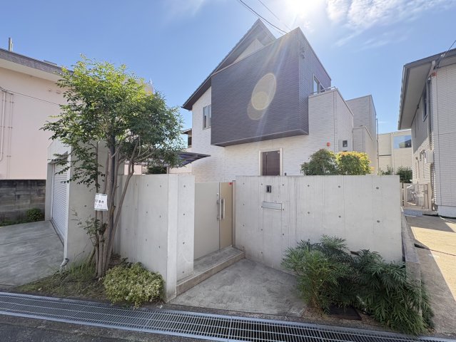 西宮市菊谷町貸家