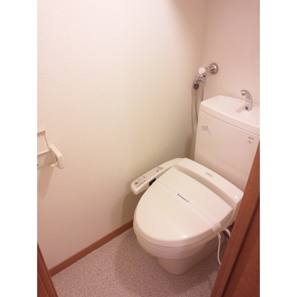レオパレスサツキのトイレ写真