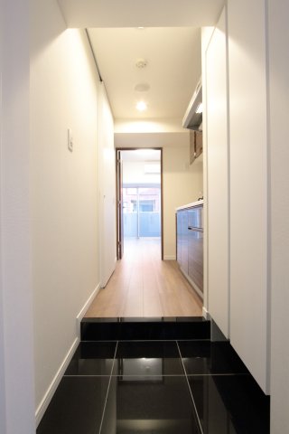 玄関　AXAS駒込ASYLCOURT　北区西ヶ原1