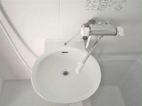 洗面設備　混合水栓で温度調節が簡単！