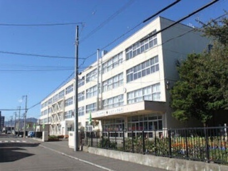 小学校　札幌市立東光小学校（小学校）まで552m