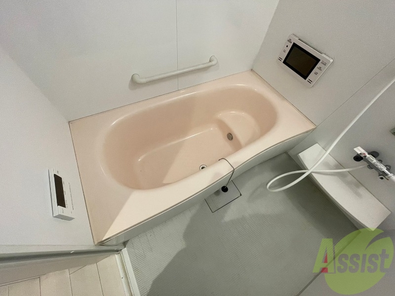 バス・シャワールーム　お風呂になります。一日の疲れを癒してくださいね。