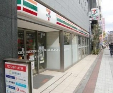 コンビニ　セブンイレブン馬喰町駅前店（コンビニ）まで98m