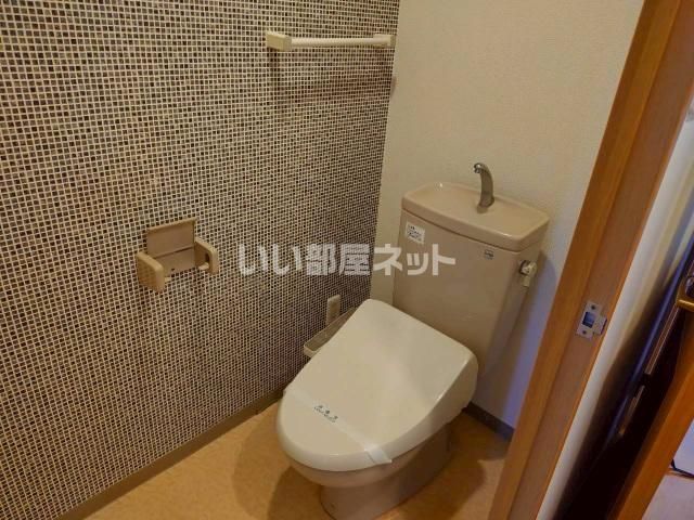 ソレイユ西条のトイレ写真