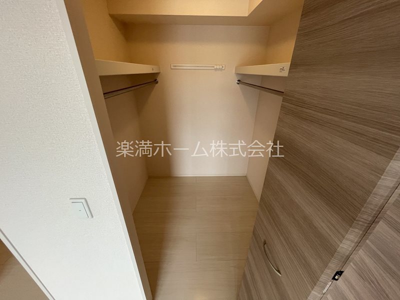 収納　ウオークインクローゼット♪