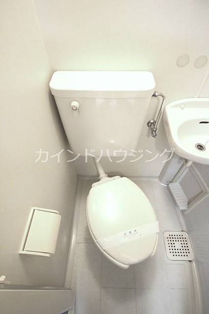 南海本線 泉佐野駅 徒歩18分 4階建 築33年のトイレ写真