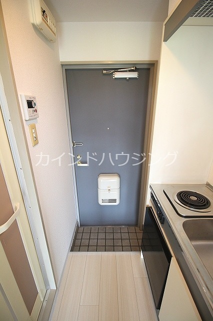 南海本線 泉佐野駅 徒歩18分 4階建 築33年の玄関写真