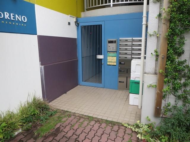 エントランス　★カラフルなエントランス★