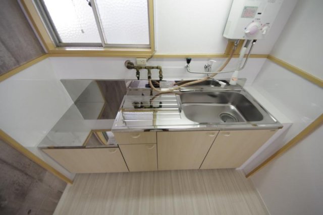 近鉄大阪線 長瀬駅 徒歩5分 2階建 築53年のキッチン写真