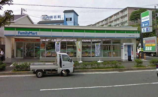 コンビニ　★★ファミリーマート（コンビニ）まで136m
