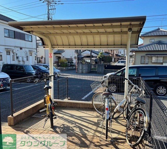 その他　屋根付き駐輪場