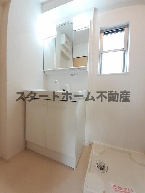 洗面設備　コンパクトで使いやすい洗面所
