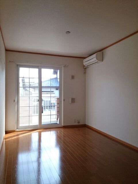メゾン山田Bの居間写真