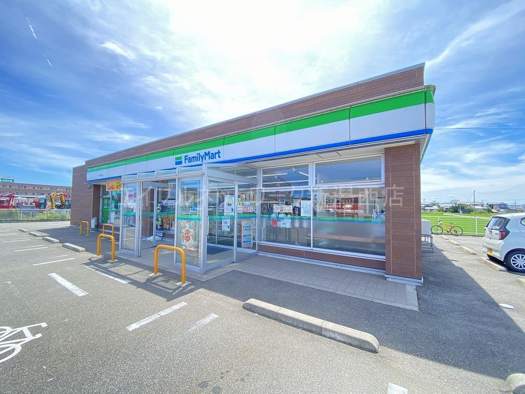 コンビニ　ファミリーマート新潟槇尾店（コンビニ）まで654m