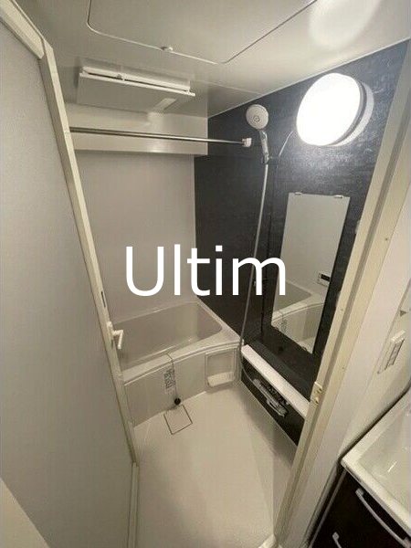 バス・シャワールーム　別の部屋の写真