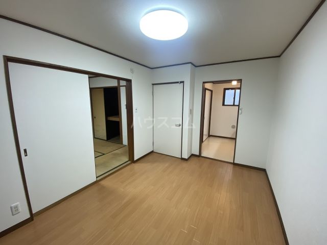 アイフラットIIの居間写真