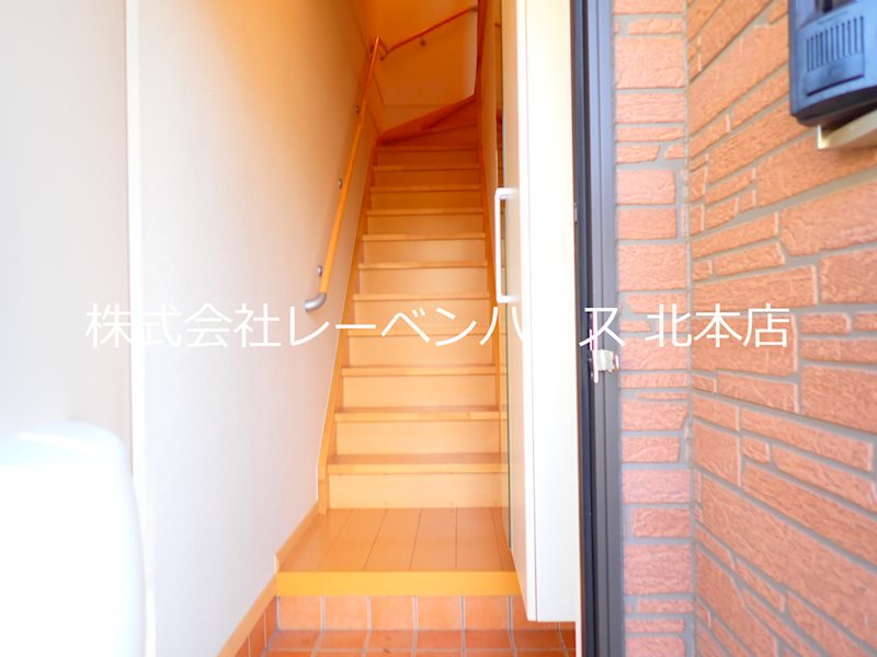 玄関　同物件別部屋参考