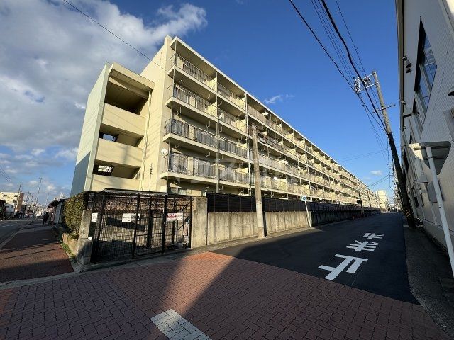 たなばた住宅2号棟の外観写真