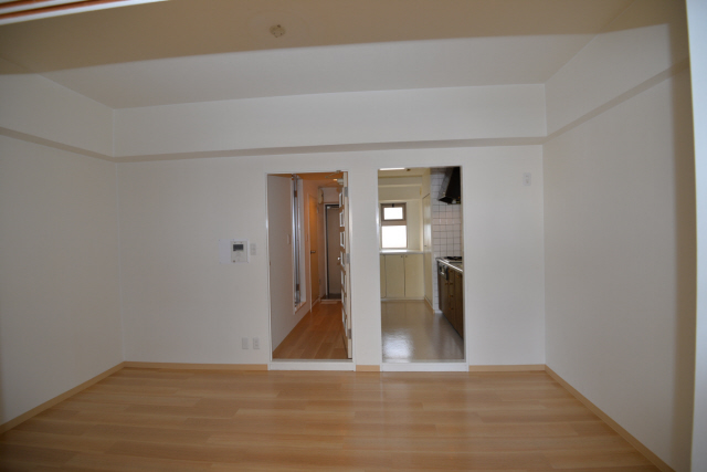 居室・リビング　写真は同マンションの別のお部屋のものです